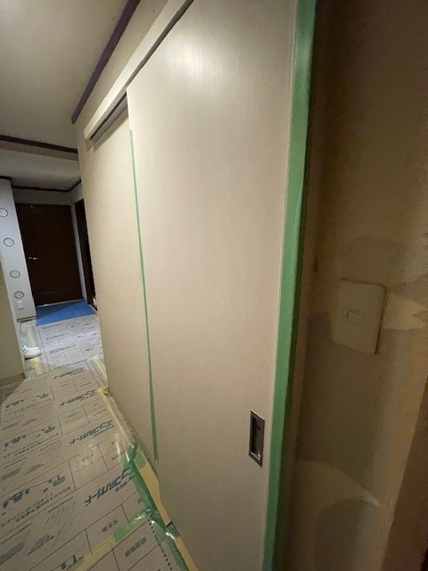 新しく引き戸になったトイレドア