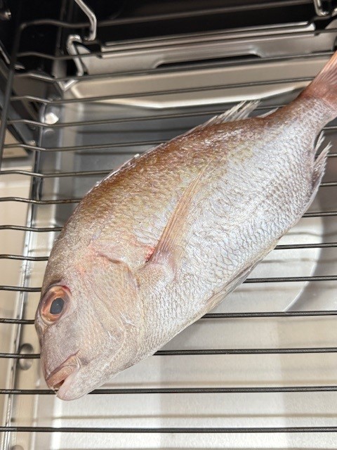 画像 鯛をグリルで焼いてみます