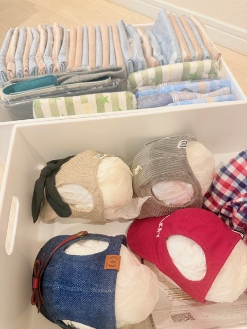 画像 手前が帽子と後ろは可愛いおむつ